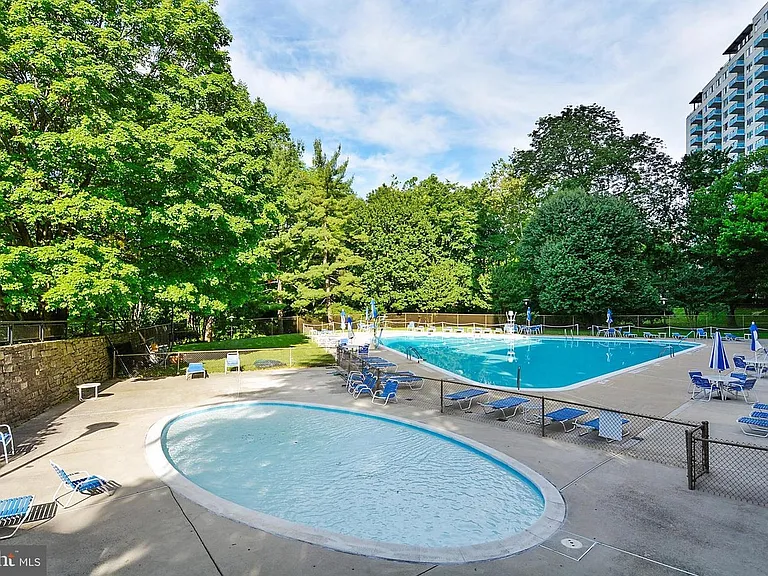 10500 Rockville Pike — Photo 17