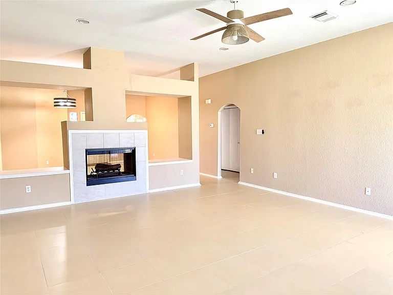 23023 Canal Rd — Photo 11
