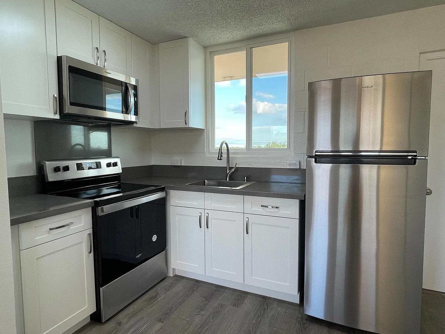 Olino at Pu'uloa Apartments — Photo 1