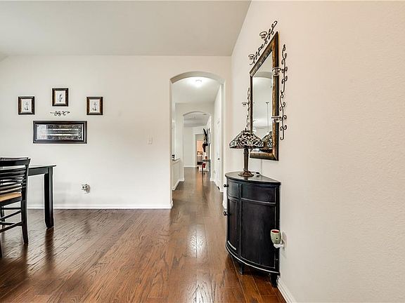 3rd image of 4508 Lakeside Holw