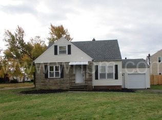 6149 Canterbury Dr, Cleveland, OH 44129