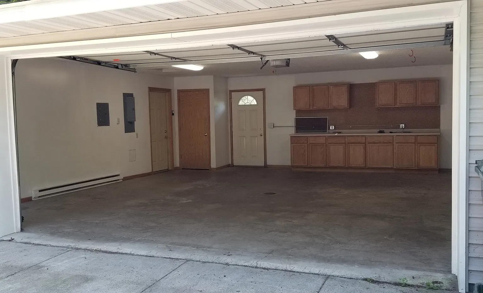 Single Level Energy Efficient 2+ Bedroom Home on 17 Acres — Photo 3