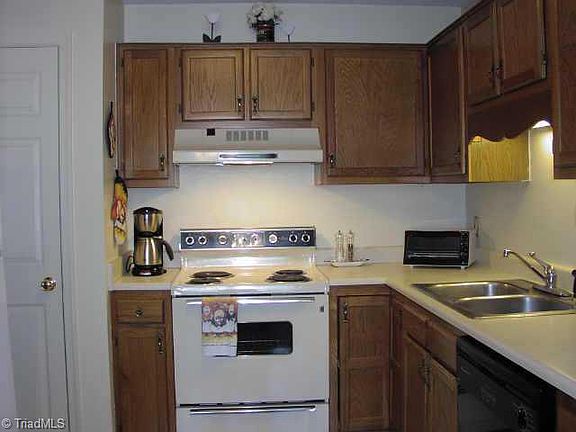 5th image of 737 Shelby Dr APT C