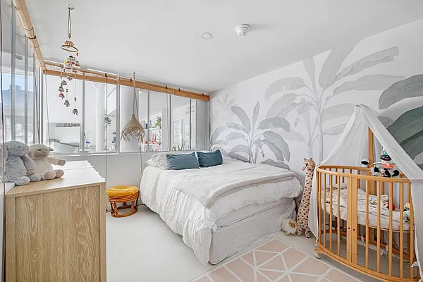 Sold by Compass | media 10