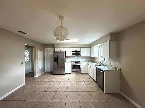 3rd image of 232 Babson Dr