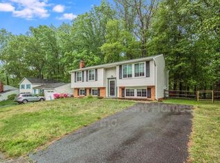 7904 Cliff Rock Ct, Springfield, VA 22153