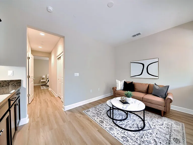 1734 Cranbrook Ct — Photo 3
