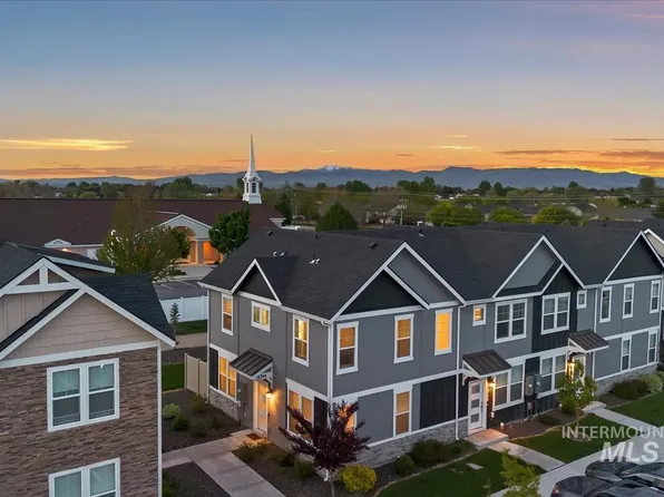 10744 W Brownstone Ln, Boise, ID 83709