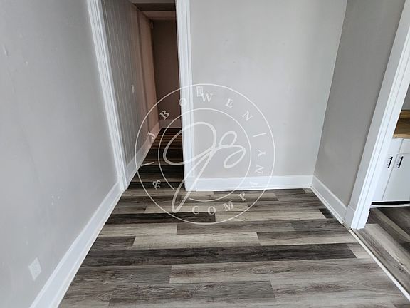 5th image of 1014 N Superior St #3