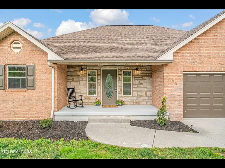308 Lindder Dr — Photo 3