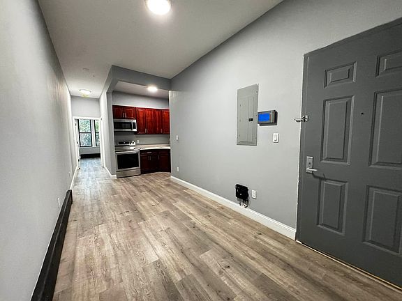 3rd image of 1421 Dekalb Ave #2B