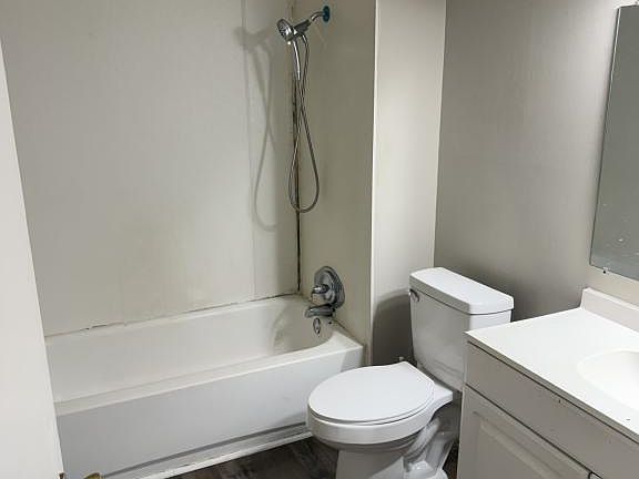 2nd image of 5073 McKellar St