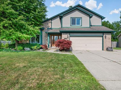 50583 Pembroke Dr, Chesterfield, MI, 48047