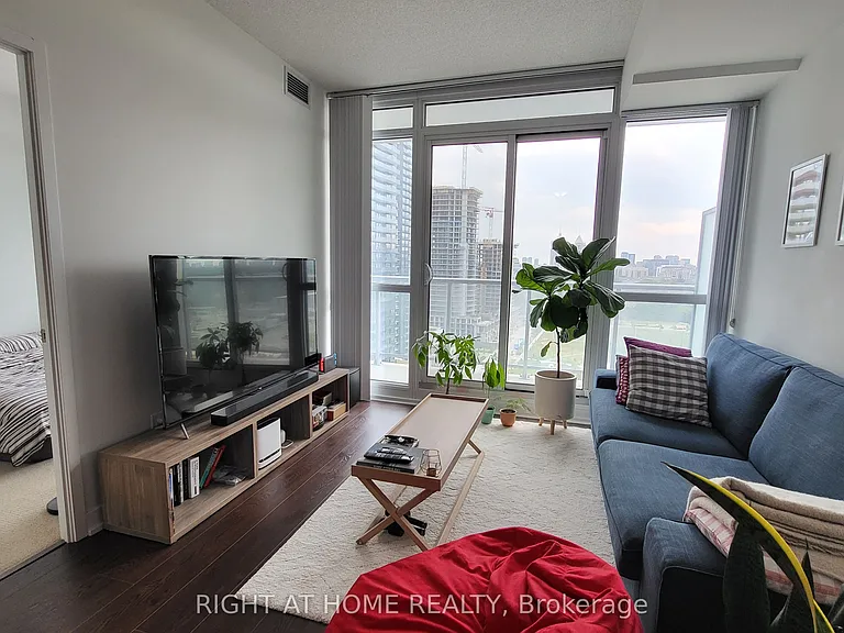 121 McMahon Dr #2211 — Photo 1