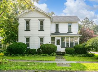 20 Clinton St, Bergen, NY 14416