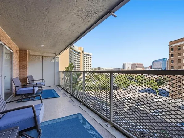 310 W 49th St APT 201, Kansas City, MO 64112