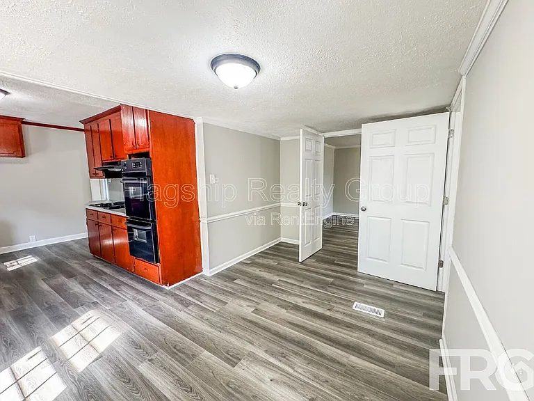 610 3rd St — Photo 25