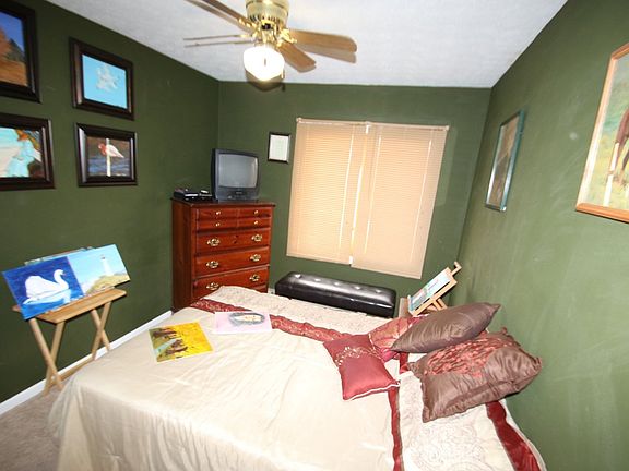 5th image of 414 Skaggs Ct