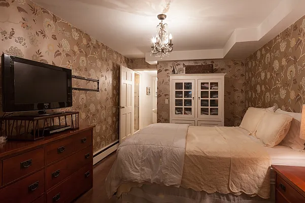 Sold by MNS | media 6