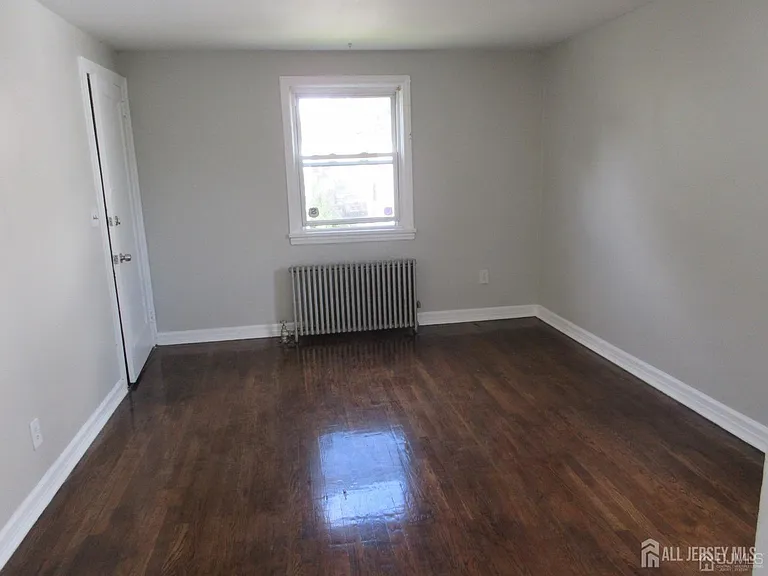 815 2nd St #B — Photo 10