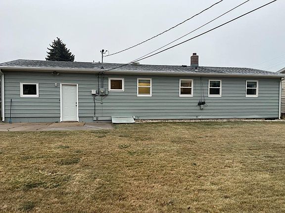 2nd image of 621 Bel Aire Dr