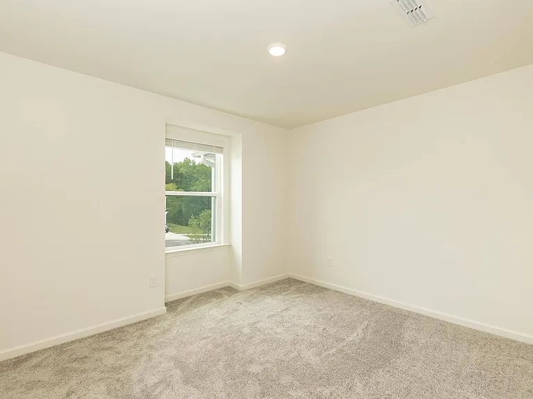 518 Eastwood St — Photo 26