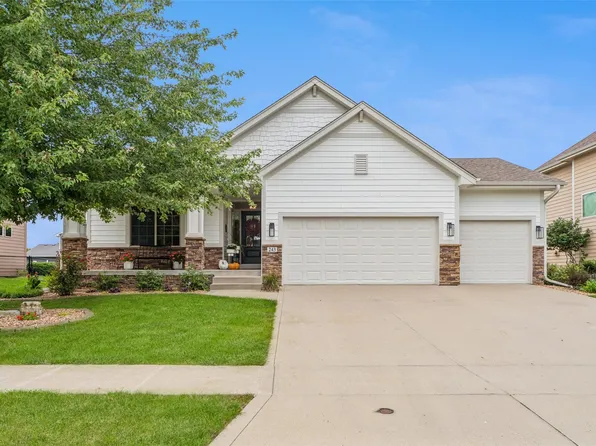 243 S 85th St, West Des Moines, IA 50266