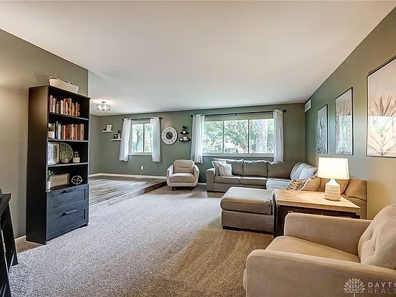 5th image of 271 Glenburn Dr