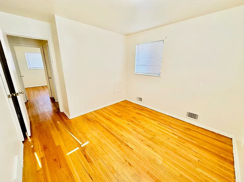 2 bed, 750 sqft, $1,350 — Photo 4