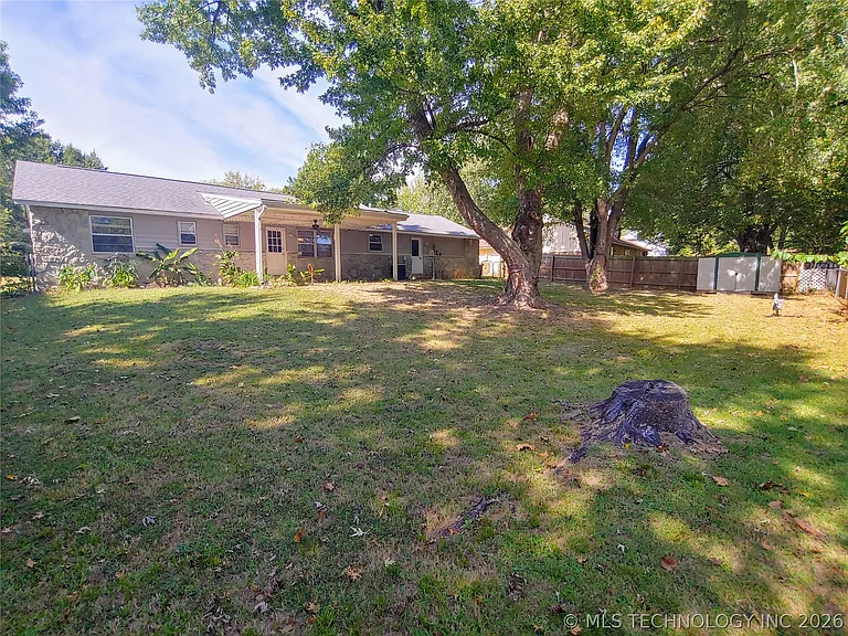 121 W Jefferson Pl — Photo 18