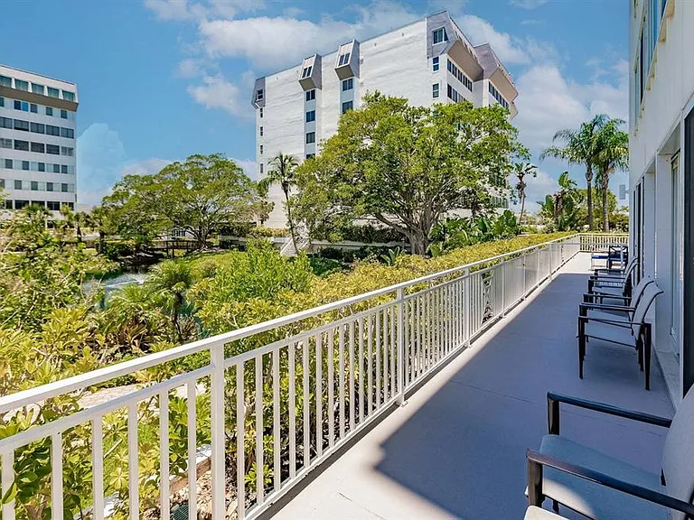 1125 W Peppertree Dr #102 — Photo 36