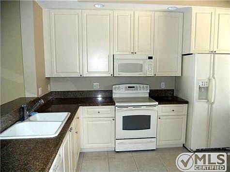 4th image of 22 Harbour Isle Dr #203