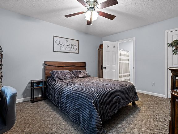 4th image of 70 Pinoak Rd