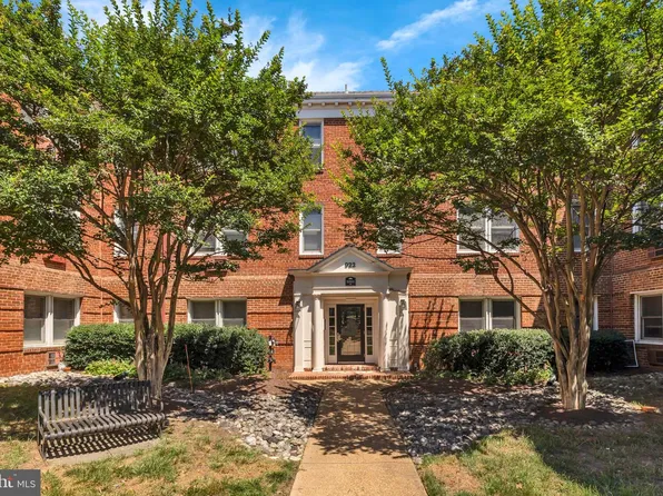 922 S Washington St APT 312, Alexandria, VA 22314