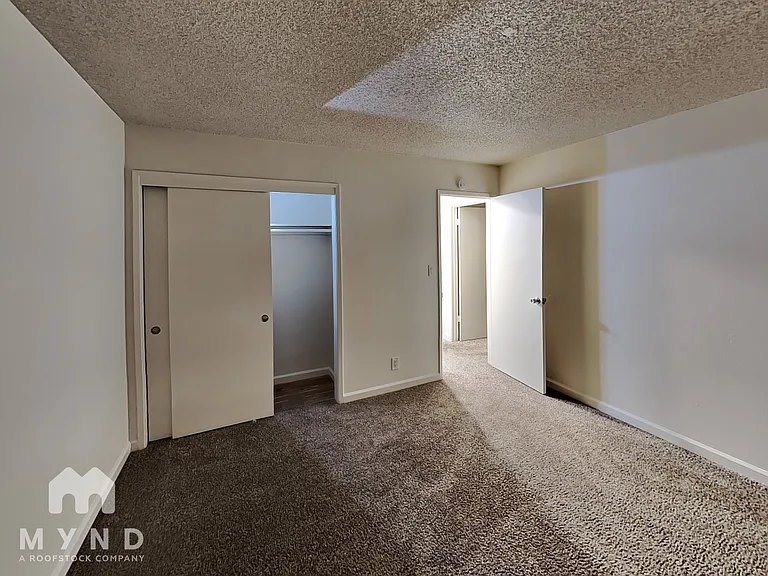 870 Burbank Dr #7 — Photo 9
