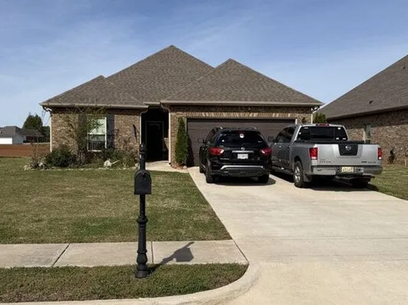 114 Elledge Farm Dr, Hazel Green, AL 35750