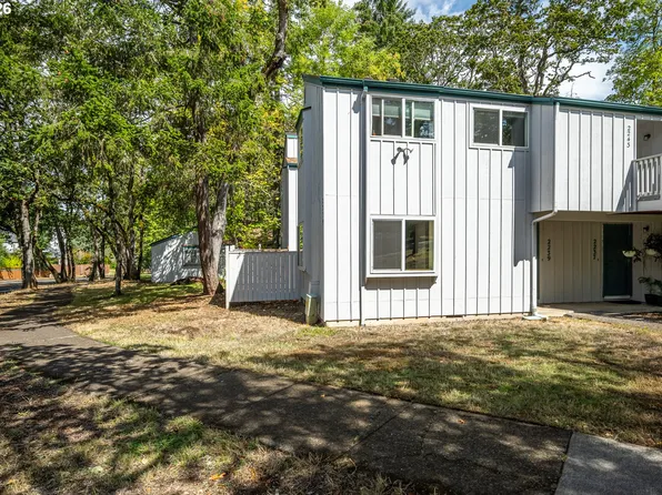 2239 Hawkins Ln, Eugene, OR 97405
