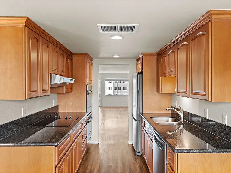 2 Bed 2 Bath - End Apt. - 1,160 Sq Ft 2 Bed 2 Bath - End Apt. - 1,160 Sq Ft