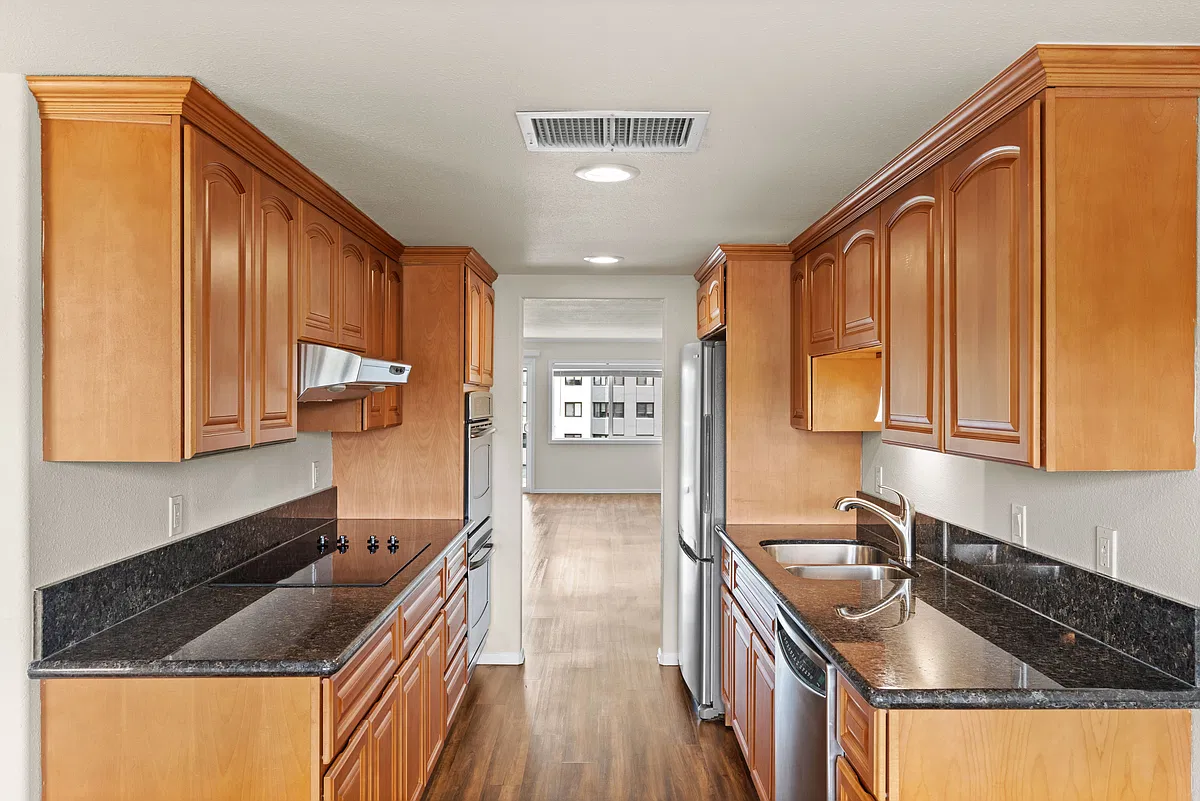 Floor plan 2 Bedroom 2 Bath - End Apt.