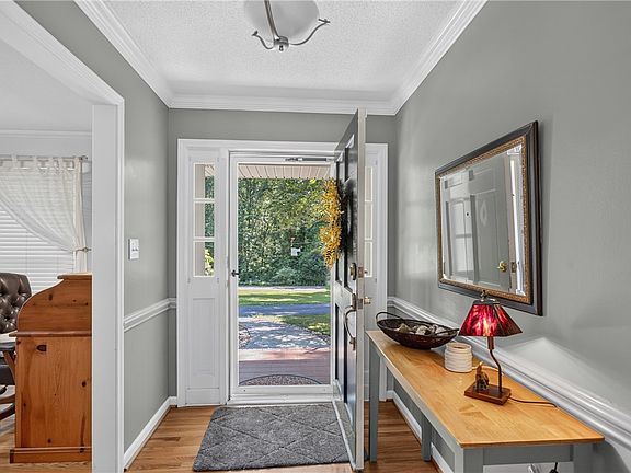 3rd image of 107 Shannon Dr