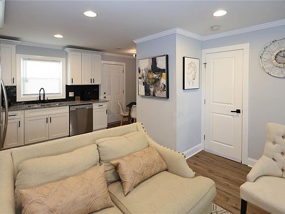 4th image of 1809 Vesta Ave