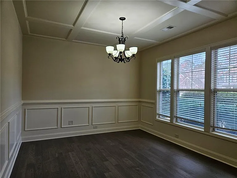 3155 Stonecrest Dr — Photo 9