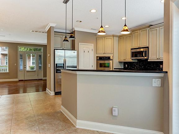 5th image of 2143 Pebble Beach Way #303