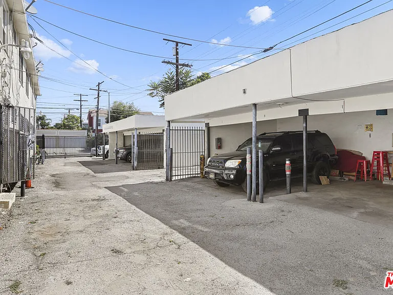 1200 S Citrus Ave #6 — Photo 21