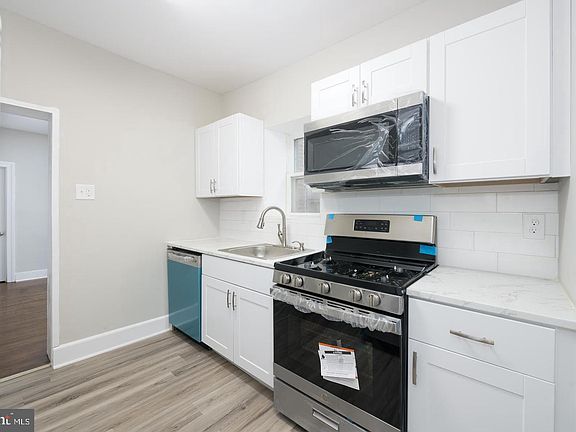 5th image of 326 Grover St