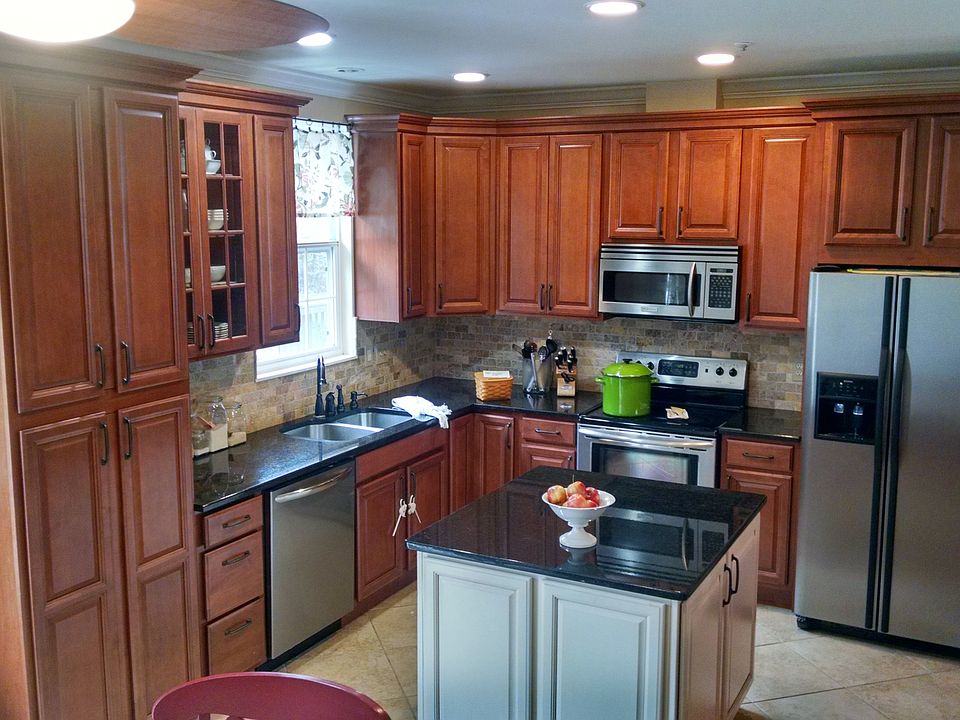 1st image of 427 Amelanchier Ct