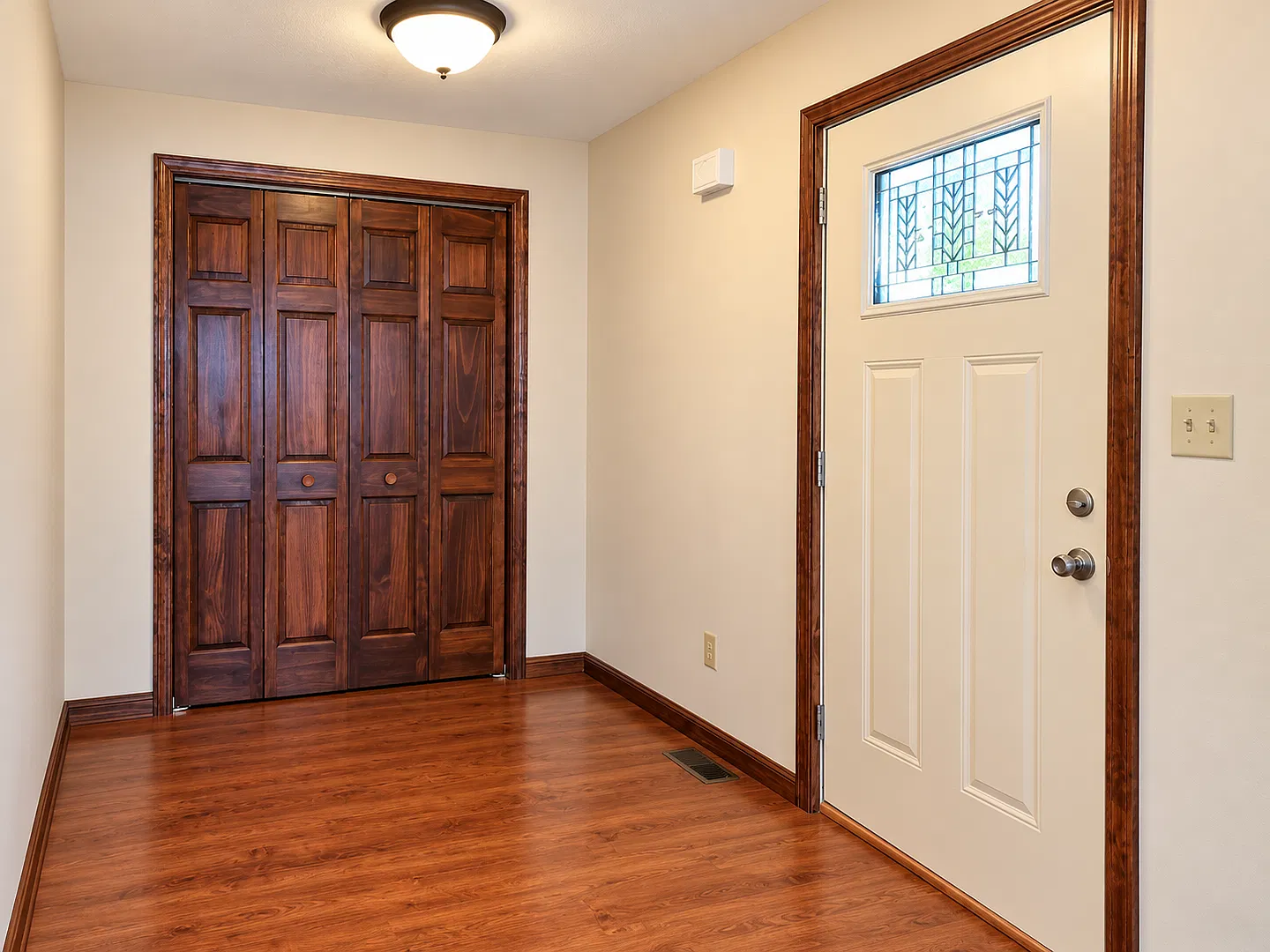 1413 S Grant St — Photo 2