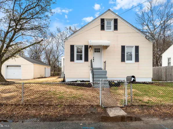 4 N Point Ter, Baltimore, MD 21222