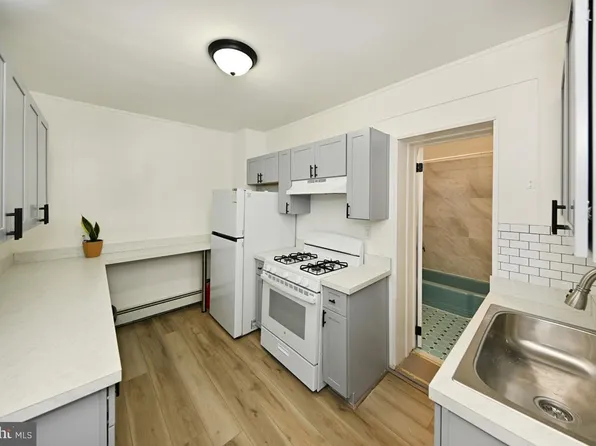 652 Penn St, Perth Amboy, NJ 08861