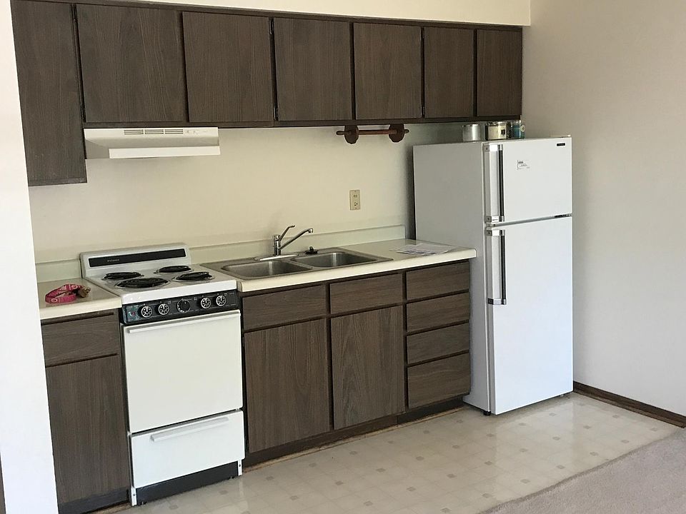 2nd image of 2609 Thomas Dr APT 20